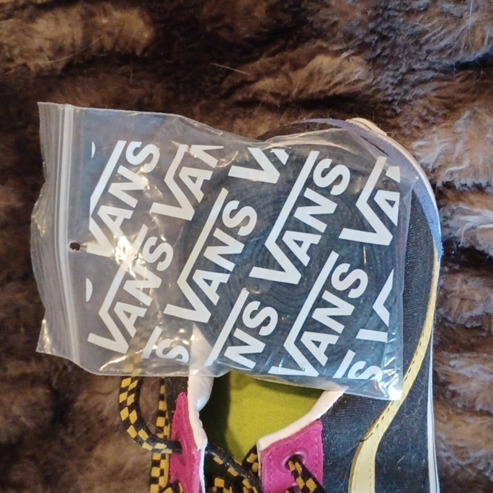 Vans old skool. Like new. Worn once. Womens size 9 mens size 7.5. No box. - Picture 7 of 7